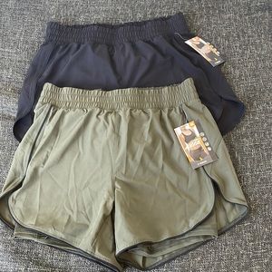 Black and Green Running Short Avía Size M